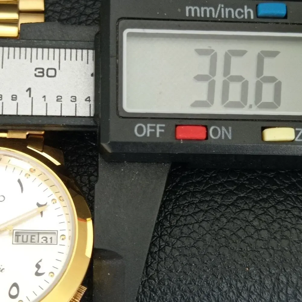 Vintage 1980 Seiko Automatic Mens Gold Watch W/daydate & Arabic accents